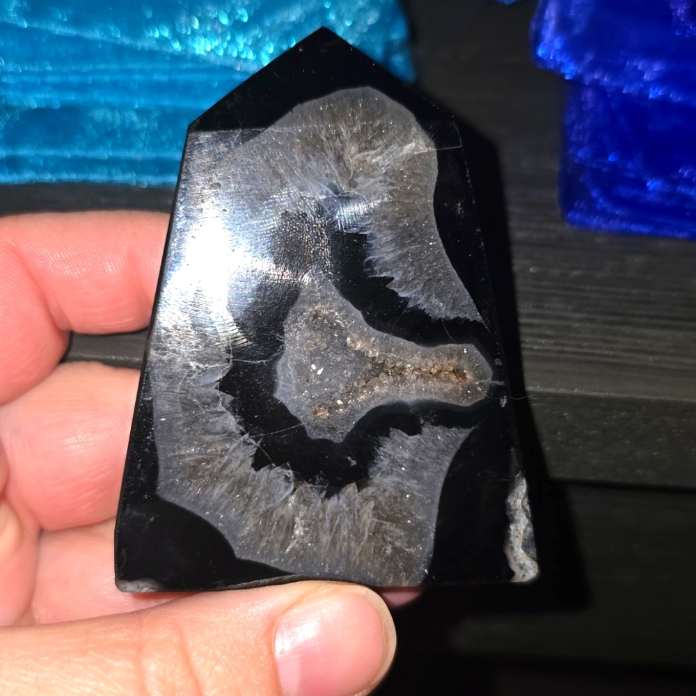 Black Orca Agate Druzy Tower 🖤🤍